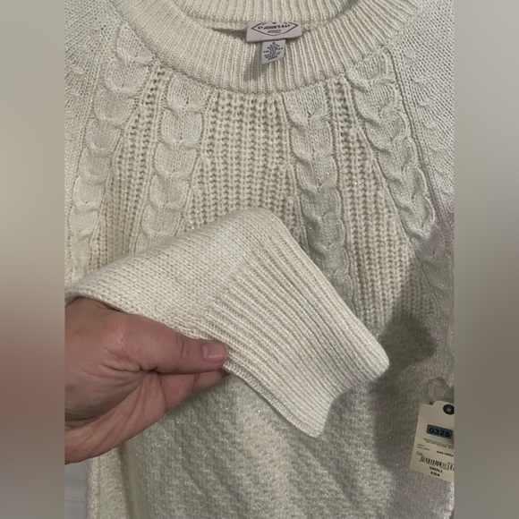 St. John’s Bay Women’s Crew Neck Metallic Knit Sweater Size Small Cream Color. - Picture 6 of 11